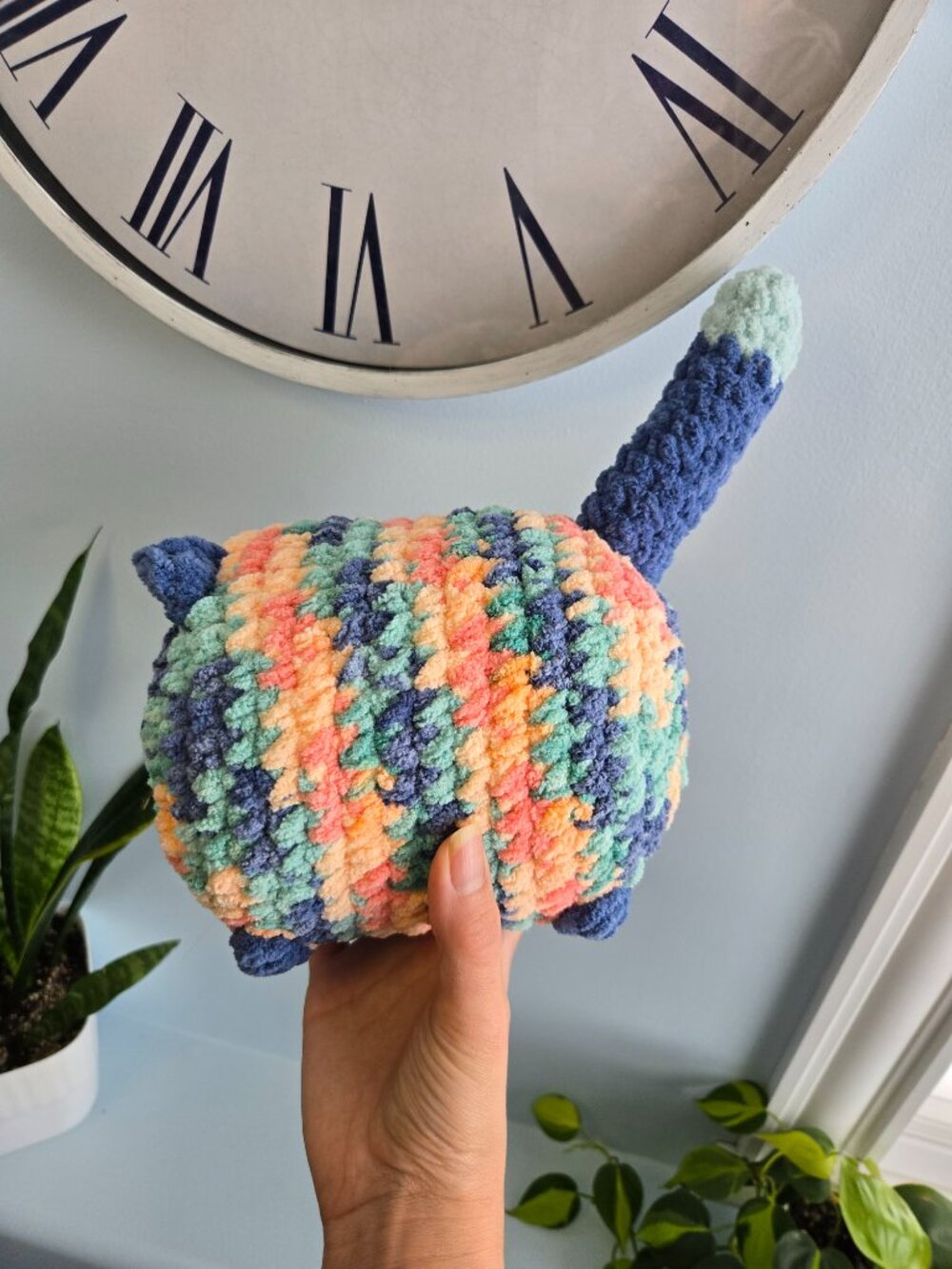 Multi-colored Loaf Cat - Picture 2 of 2